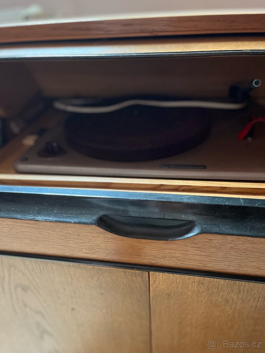 Rádio Máj 620A z roku 1955 + gramofon + skříňka - 2