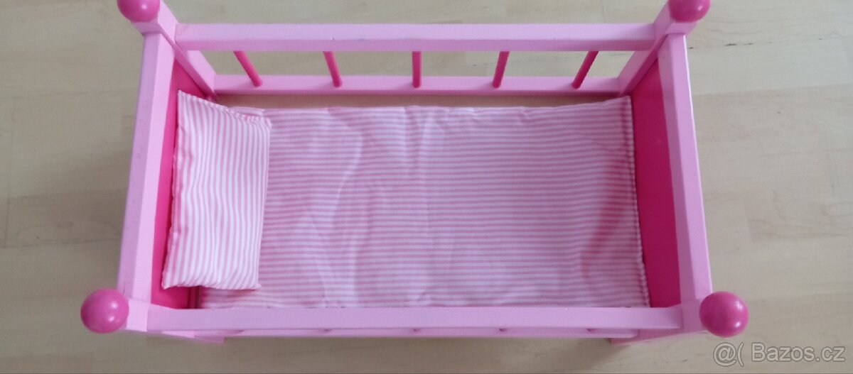 Dřevěná postýlka pro panenky - 2