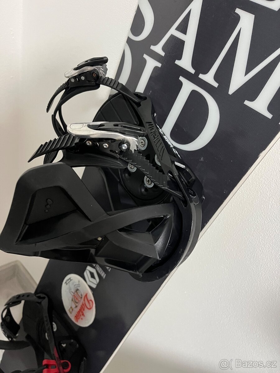 Prodám odlehčený snowboard FTWO 138cm s moderním vázáním. - 2