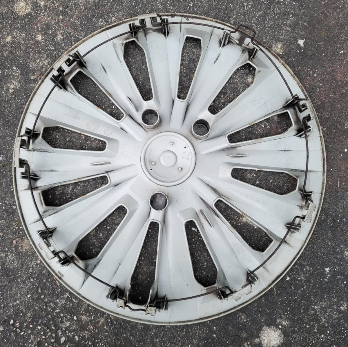 1 kus poklice Volkswagen 15" - 2