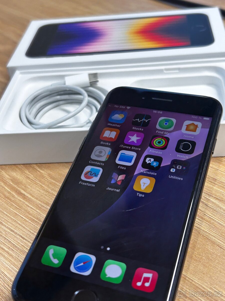 Apple iPhone SE 2022 64GB černý - 2