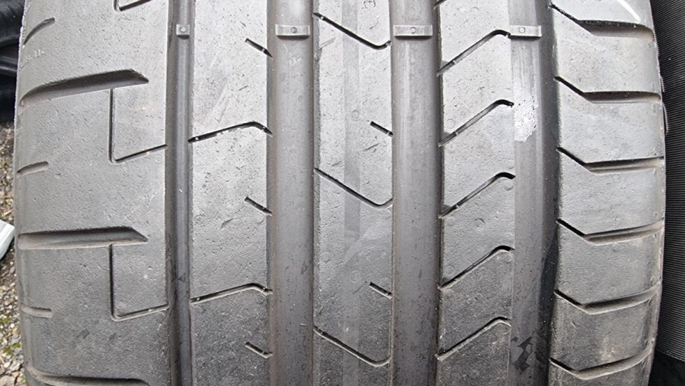 Letní pneu 255/45/19 Pirelli - 2