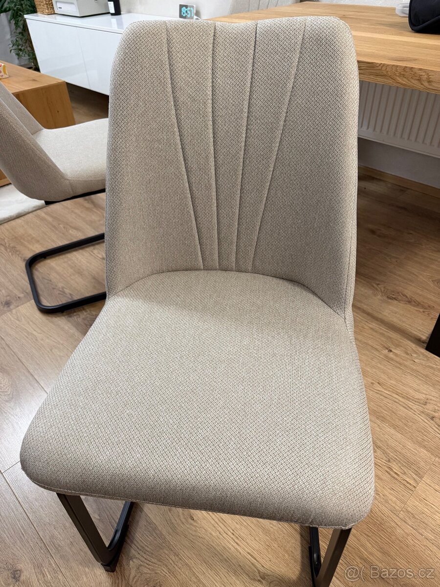 Čalouněné jídelní židle - 2