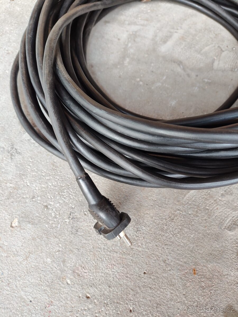 Kabel se zástrčkou - 2