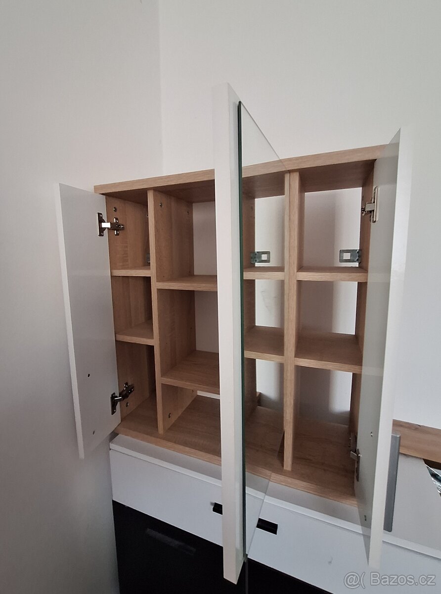 Zrcadlová skříňka - 2