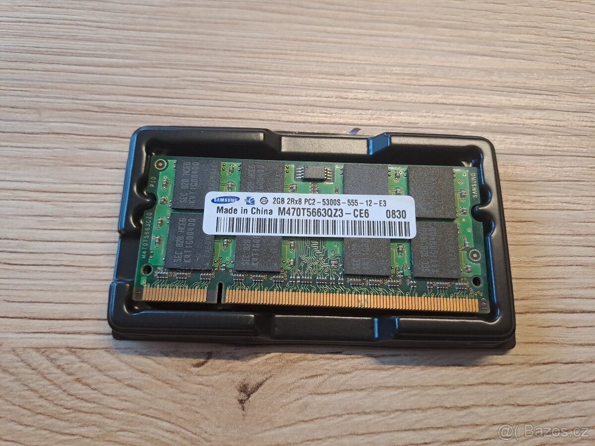 2 kusy 2 GB DDR2 pamětí do notebooku - 2