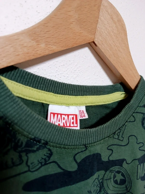 Tmavě zelené tričko Marvel 158/164 - 2