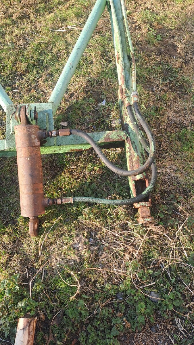 Prodám na Rs09 čelní nakladač - 2