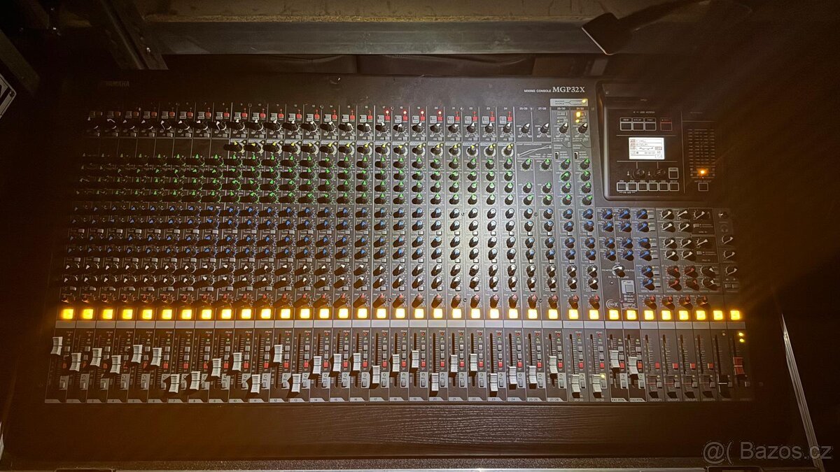 Mix.pult Yamaha MGP32X+Case Yamaha+lampička - 2