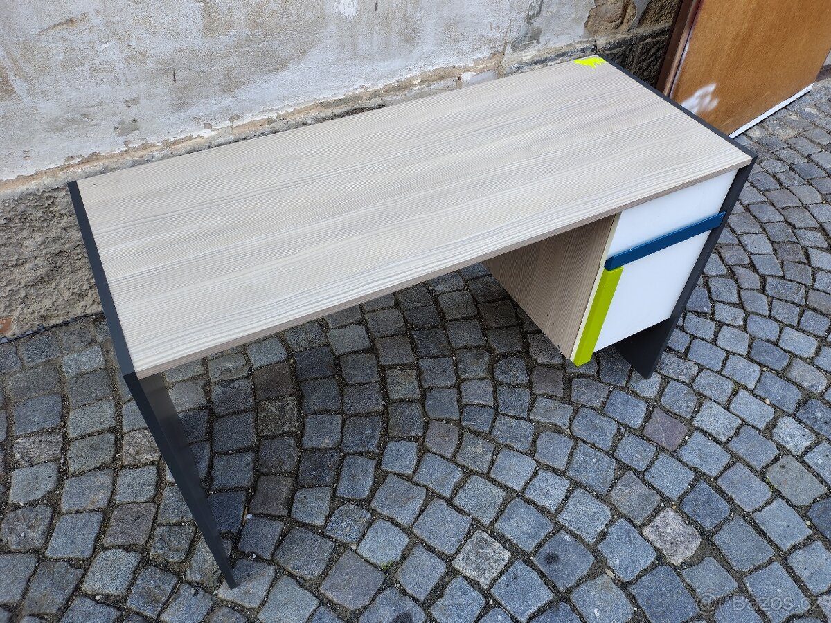 Dětský psací stůl - 2