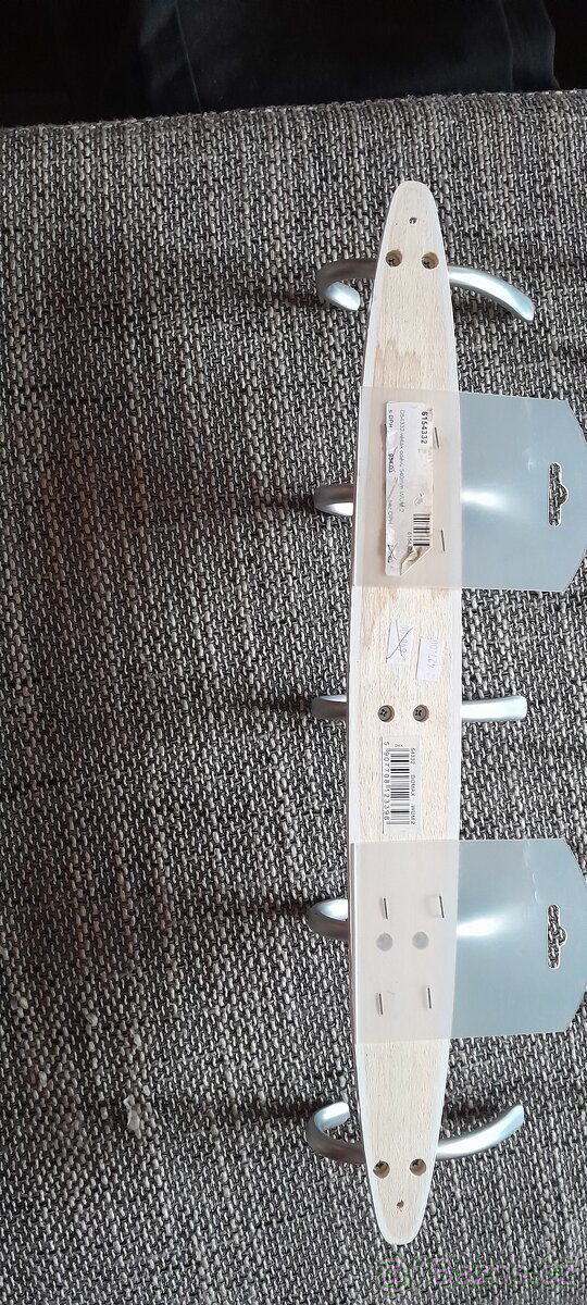 Vesak dřevěný a kovový - 2