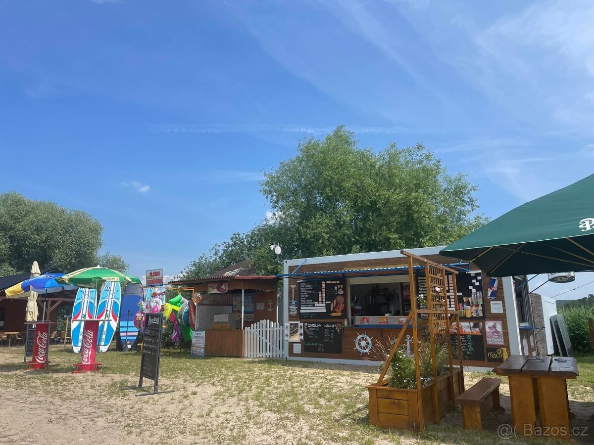 Občerstvení u jezera - 2