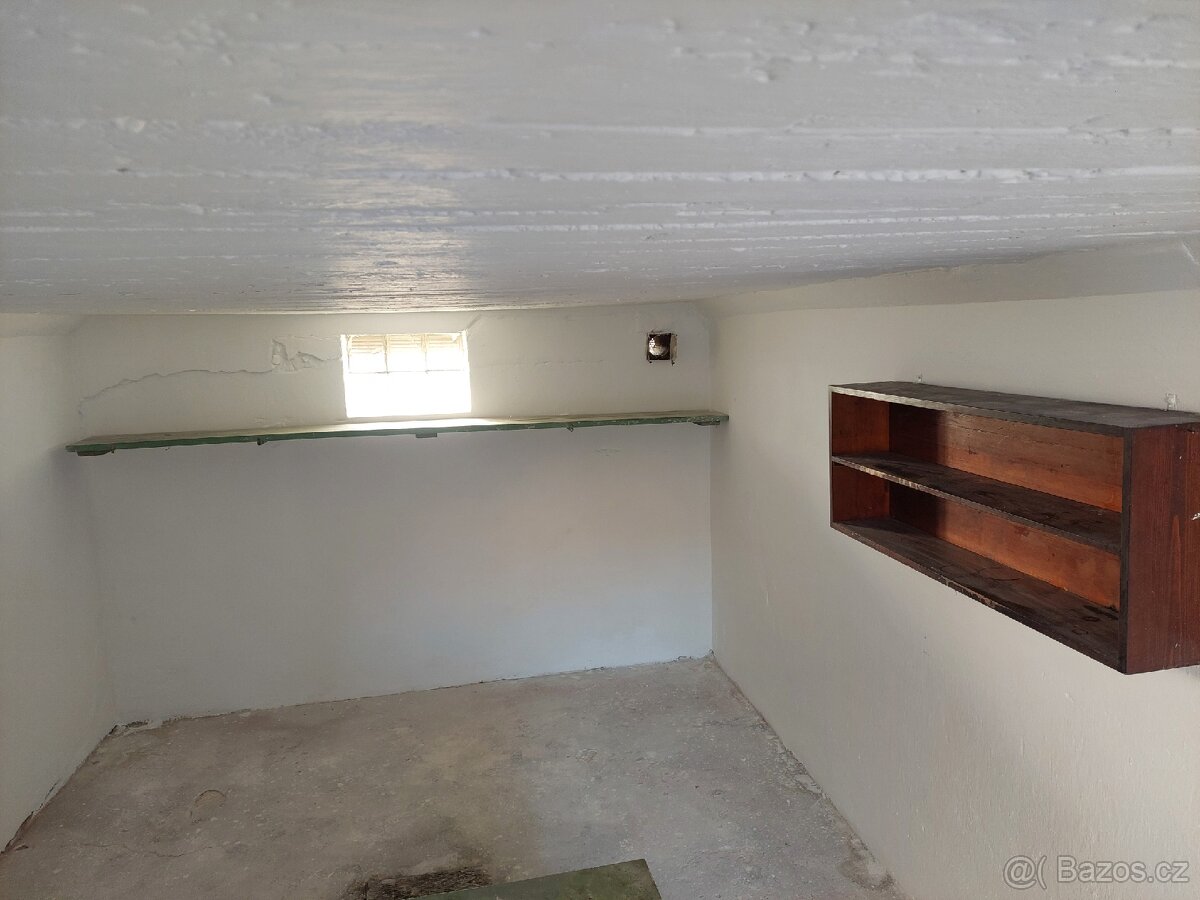 Pronajmu garáž v Jičíně na Čeřovce - 2