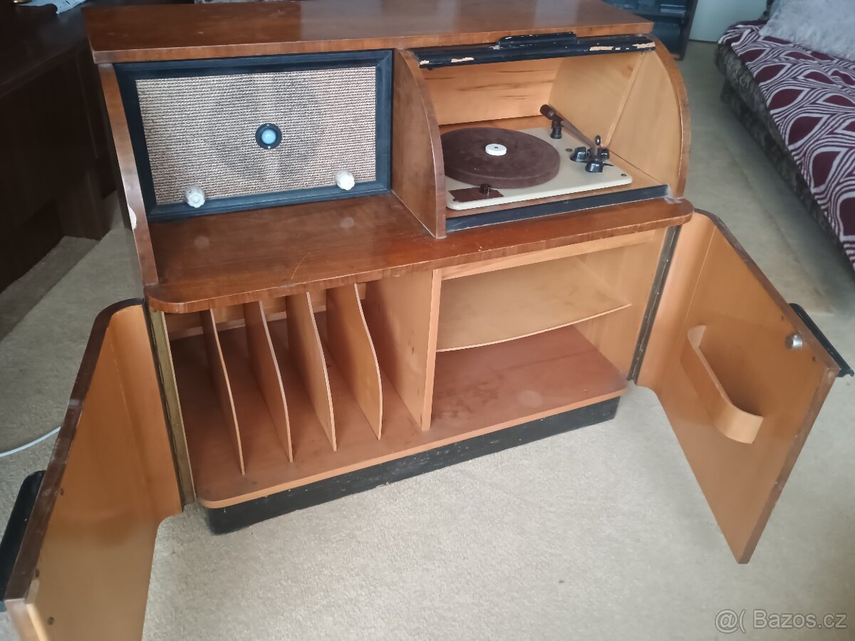 Skříňový gramofon Supraphon H 13-50, zachovalý - 2