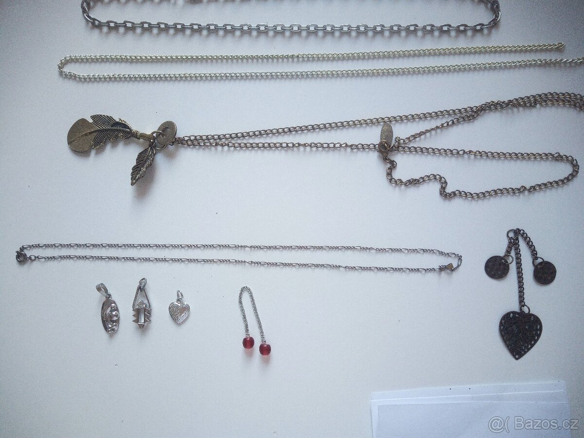 Bižuterie a doplňky. Náramek, řetízek, přívěšky.. - 2