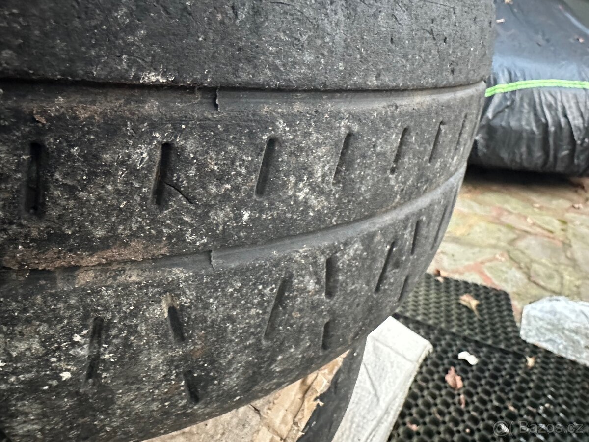 Prodám závodní pneu slicky Pirelli 235/40 r18 - 2