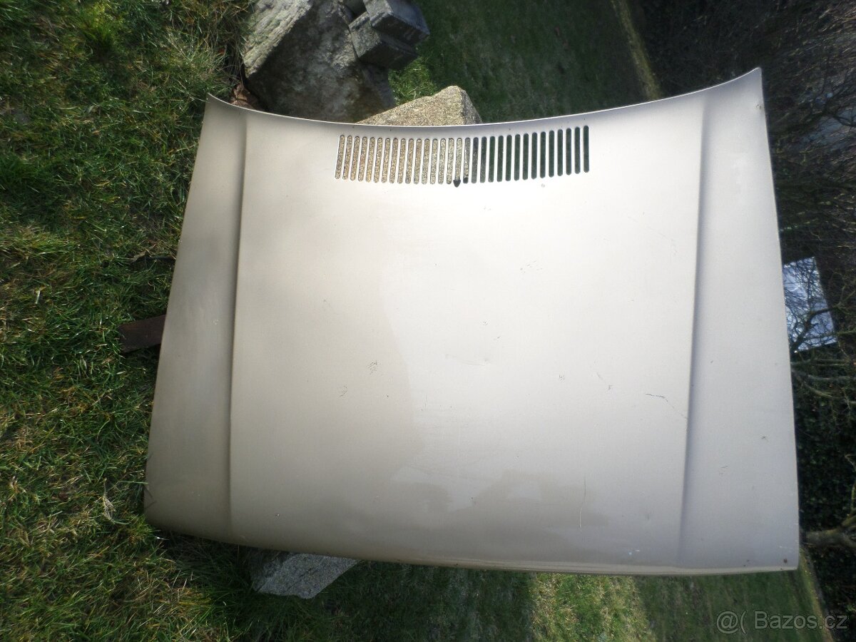 Prodám přední kapotu na Fiat UNO do r.89 - 2