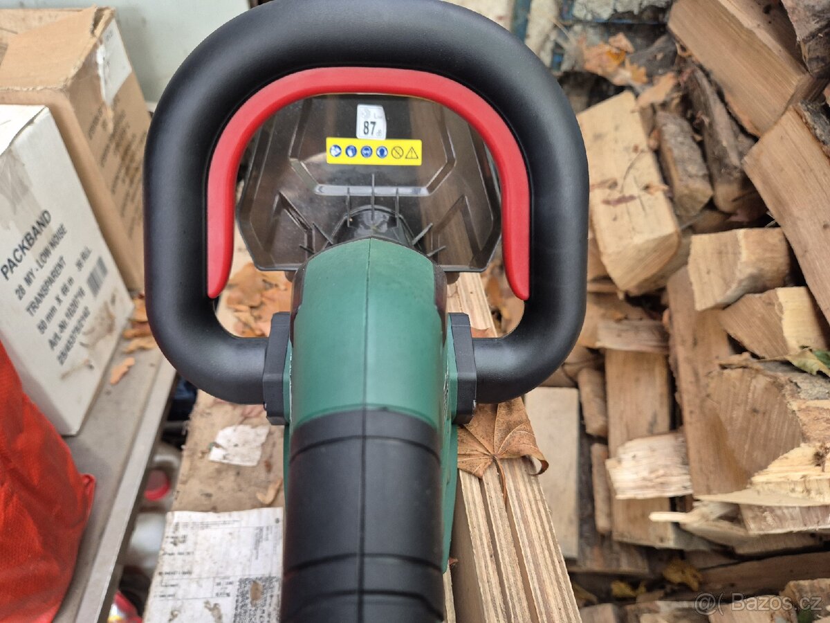 Parkside AKU nůžky na živý plot - 2