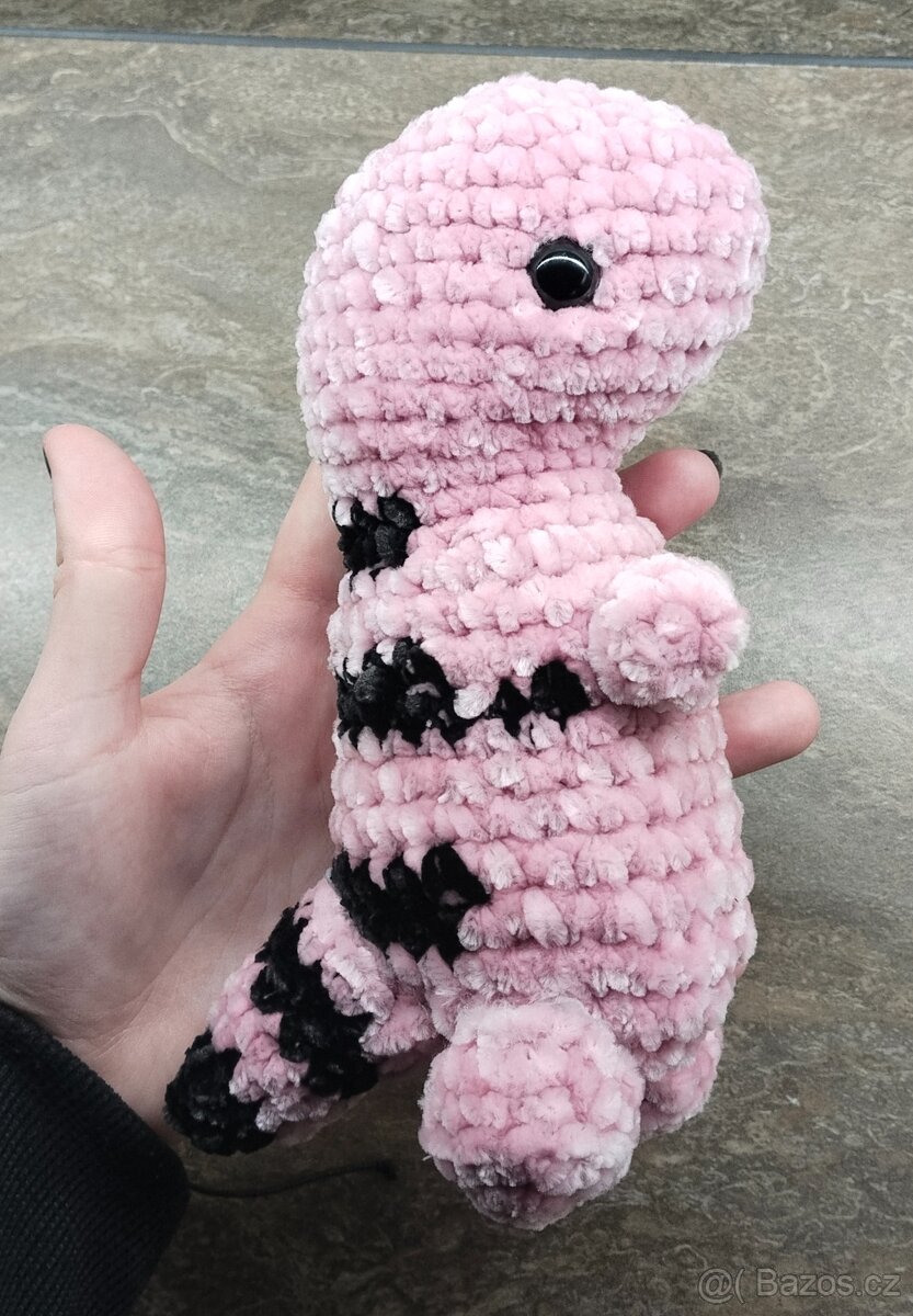 Háčkovaný dinosaurus - 2