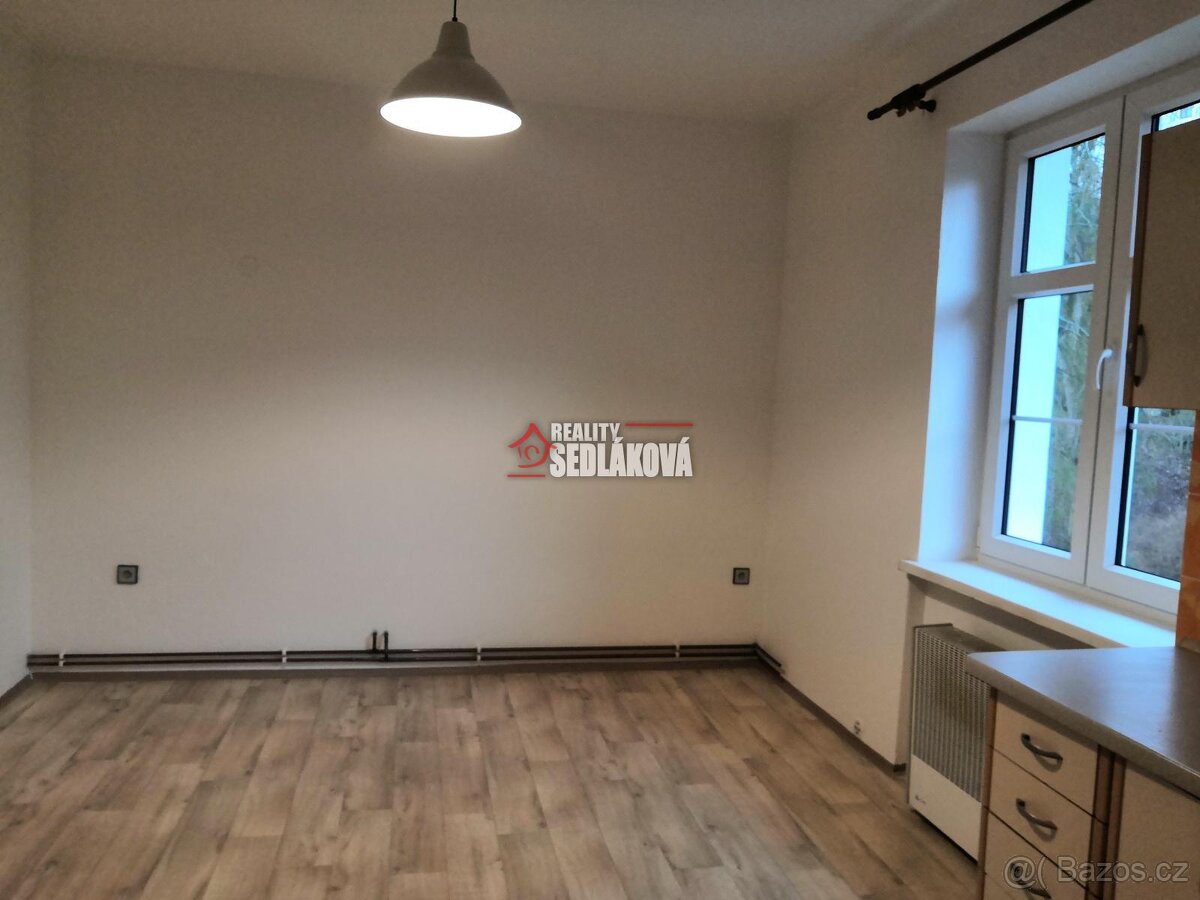 Pronájem garsoniéry v centru Děčína I - 2