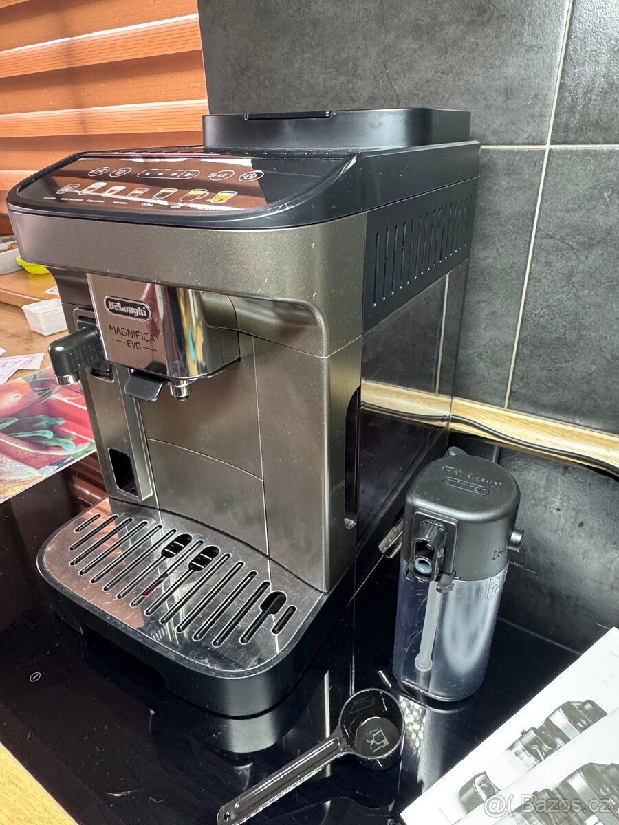 Automatický kávovar De'Longhi Magnifica Evo - TOP - 2