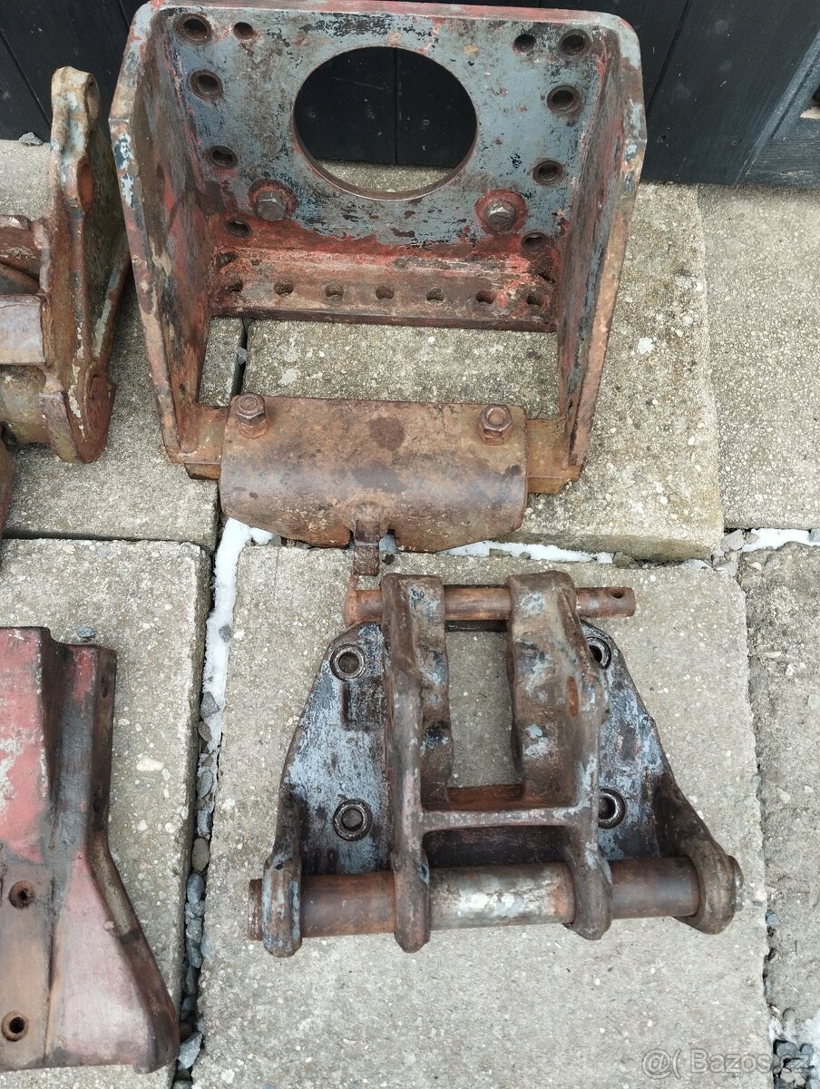 Konzole a zavěs Zetor crystal - 2