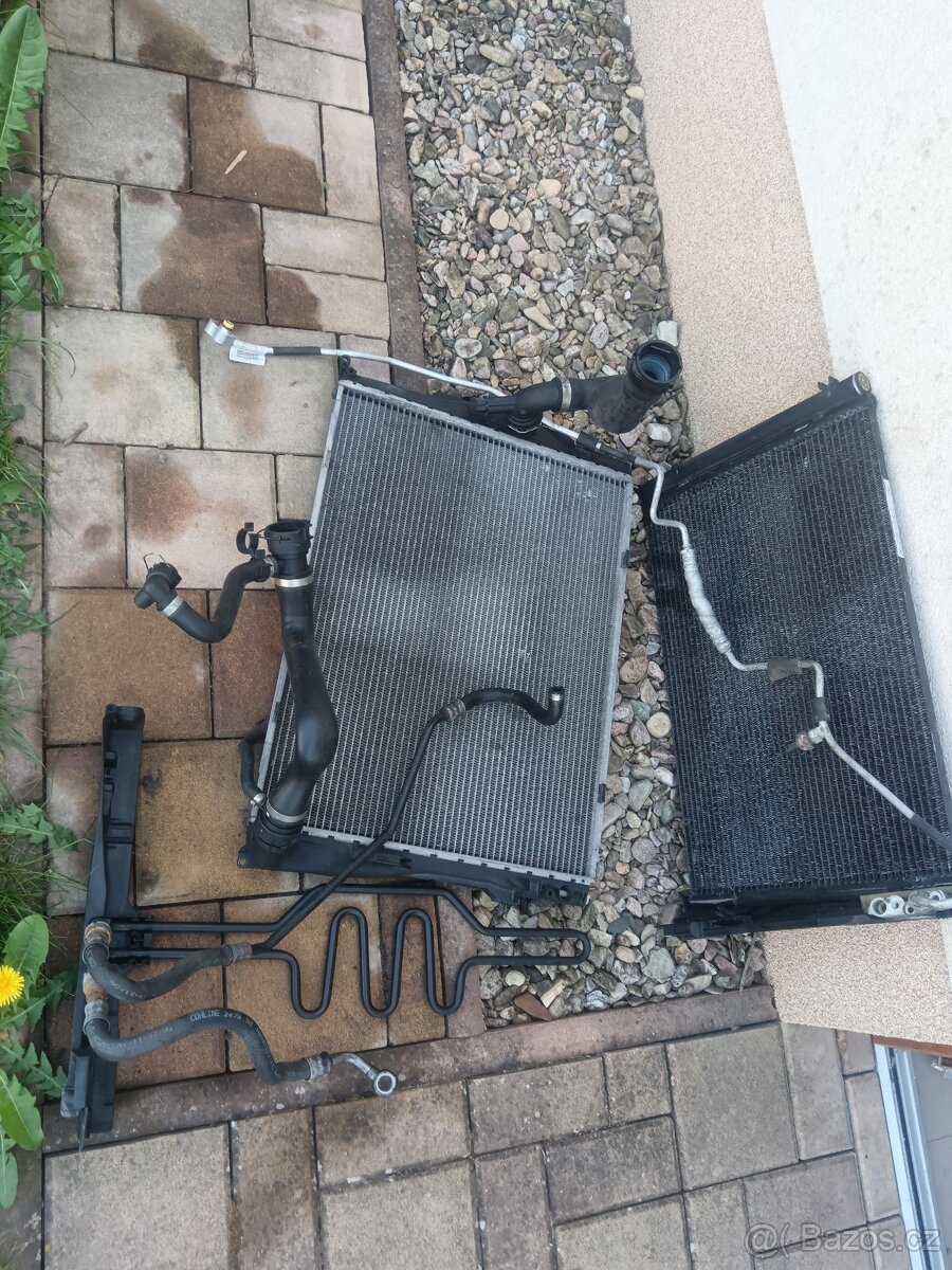 Chladičová stěna BMW E90 318i - 2