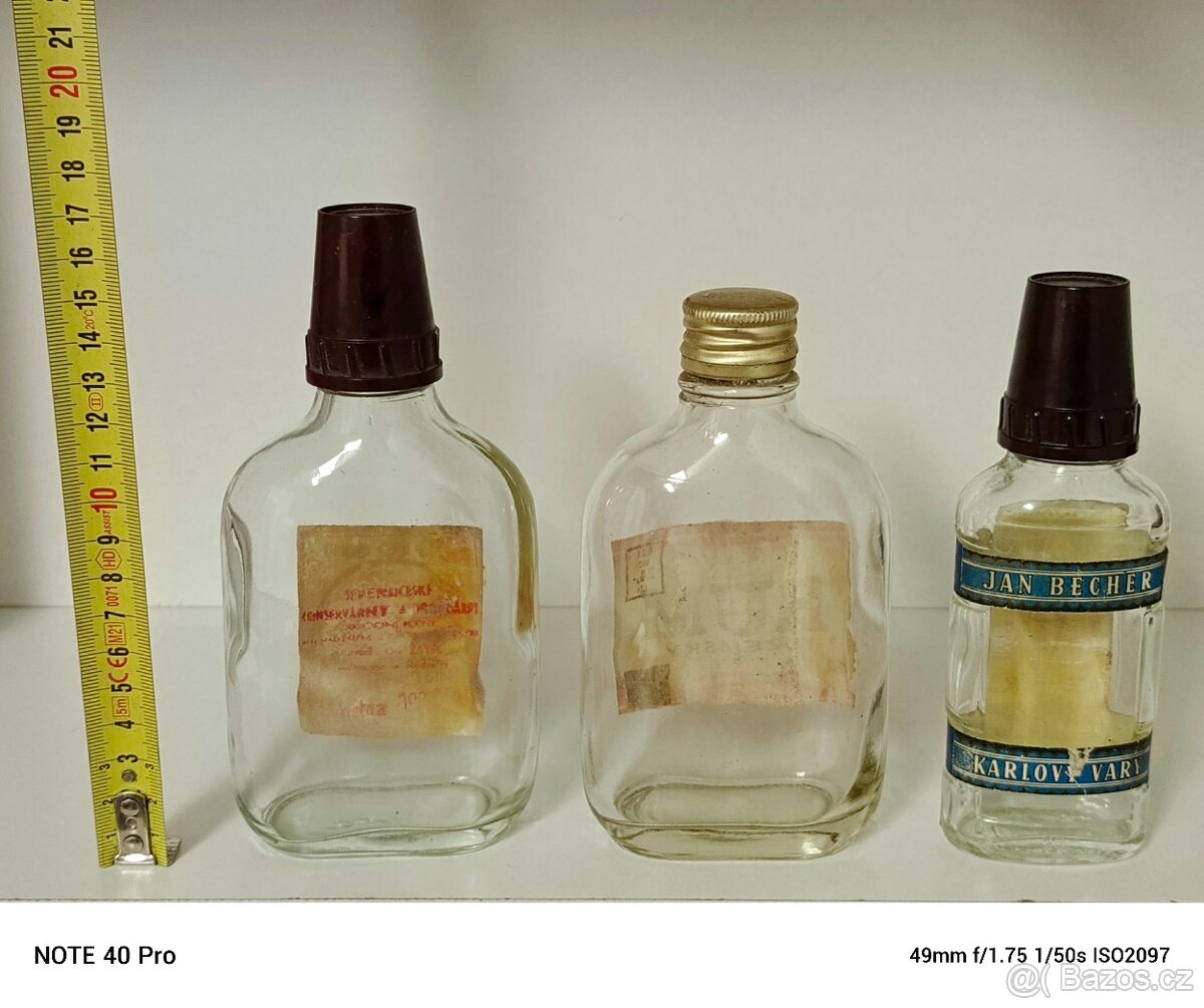 Retro lahvičky od alkoholu - 2