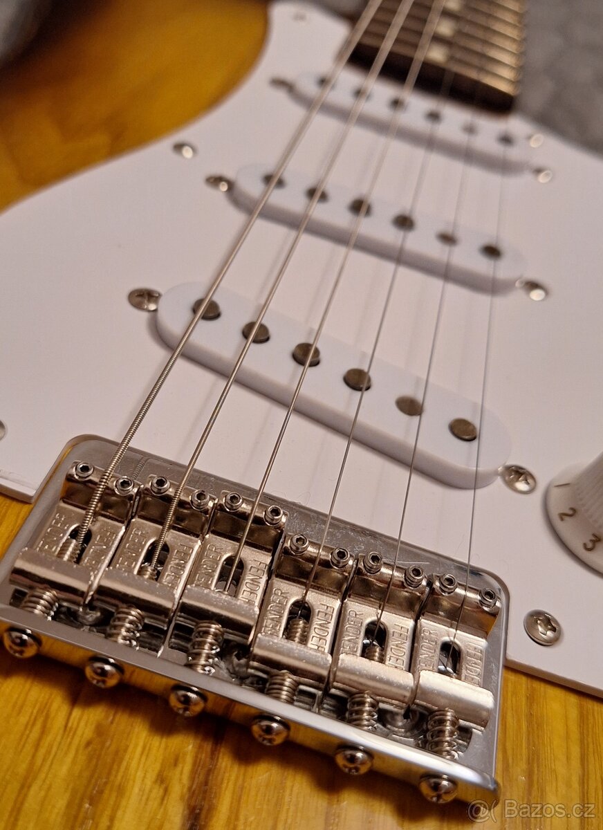 prodám kytaru Stratocaster - 2