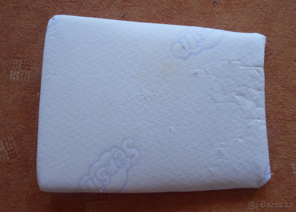 Kojenecký polštář – klín - 2