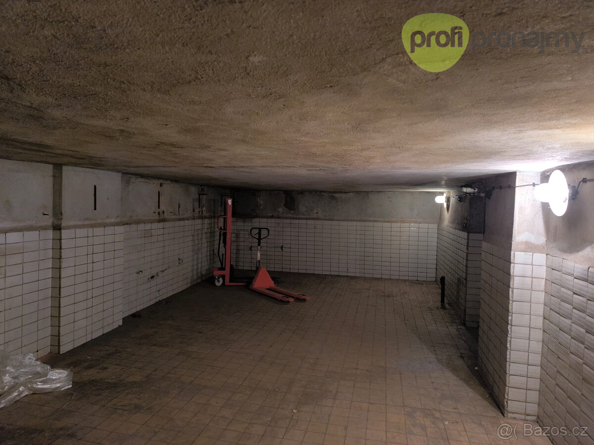 Pronájem skladového prostoru 172 m² - 2