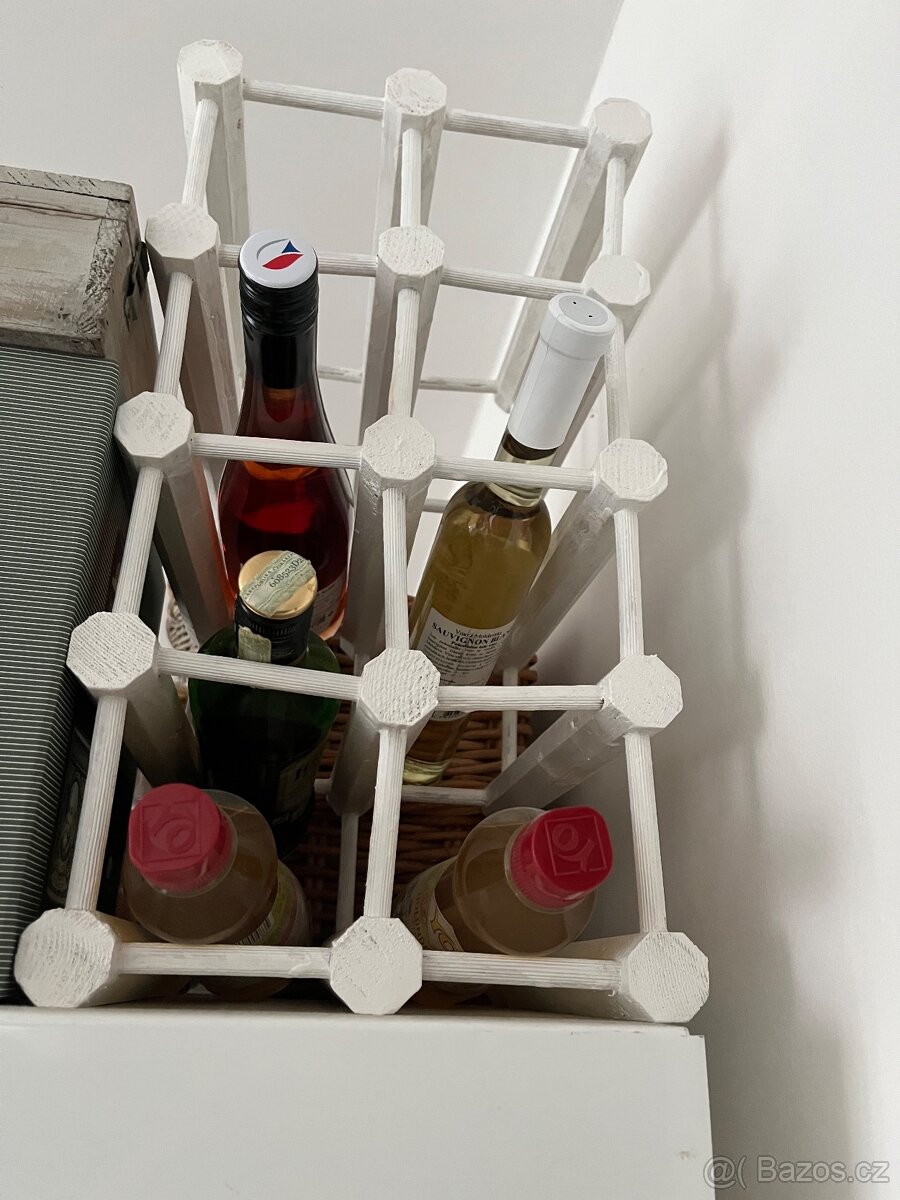 Stojan na víno- ikea - 2