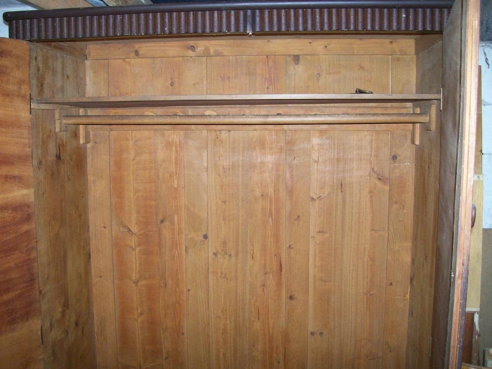 Starožitná skříň - 2