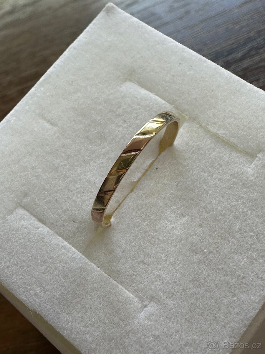 Zlatý prstýnek - 2
