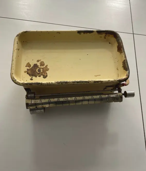 Stará kuchyňská váha - 2