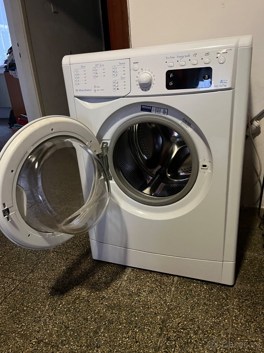 Pračka Indesit IWE71083 7kg - 2