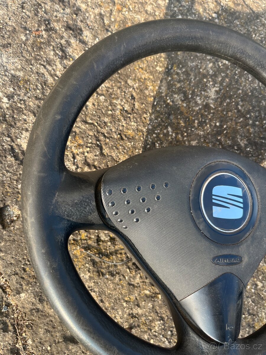 Tříramenný volant Seat, VW, Škoda atd - 2