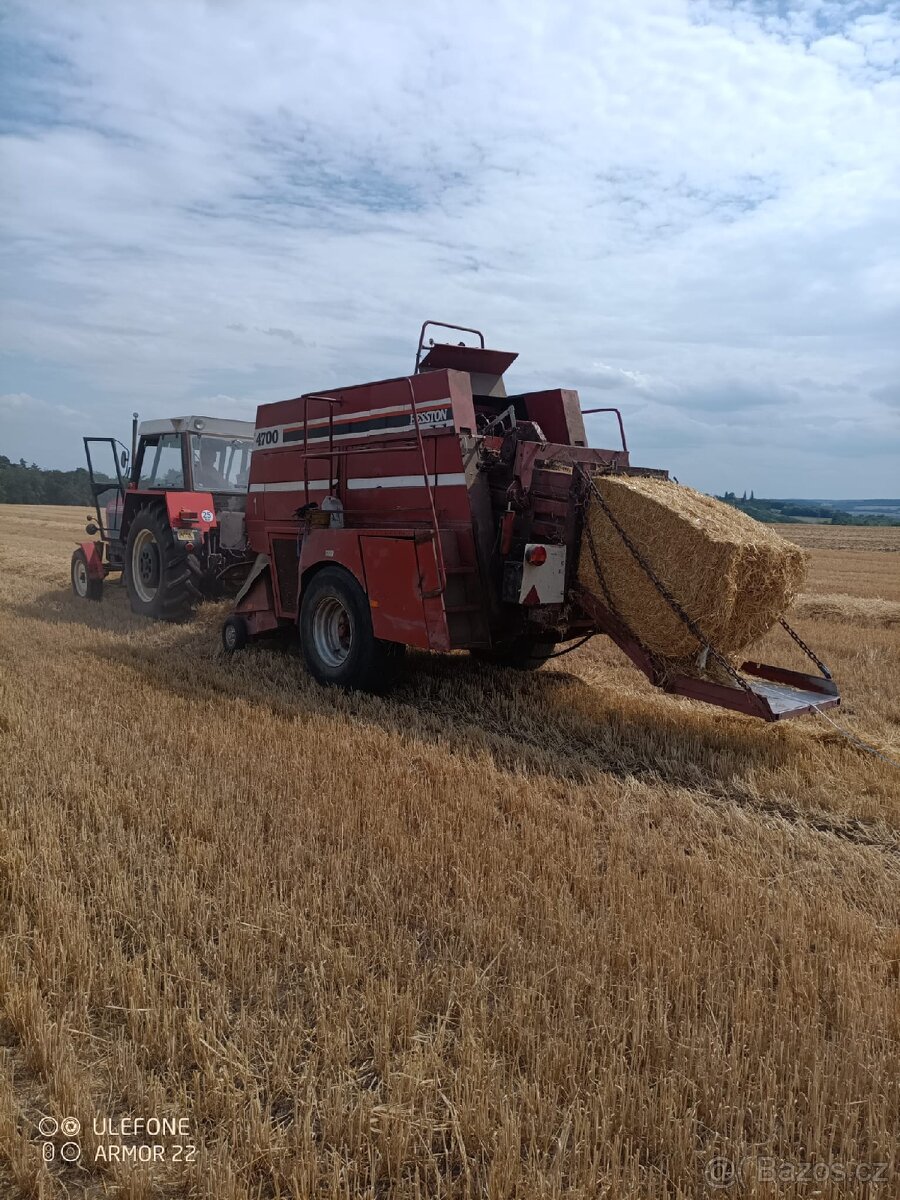Hesston 4700 - 2