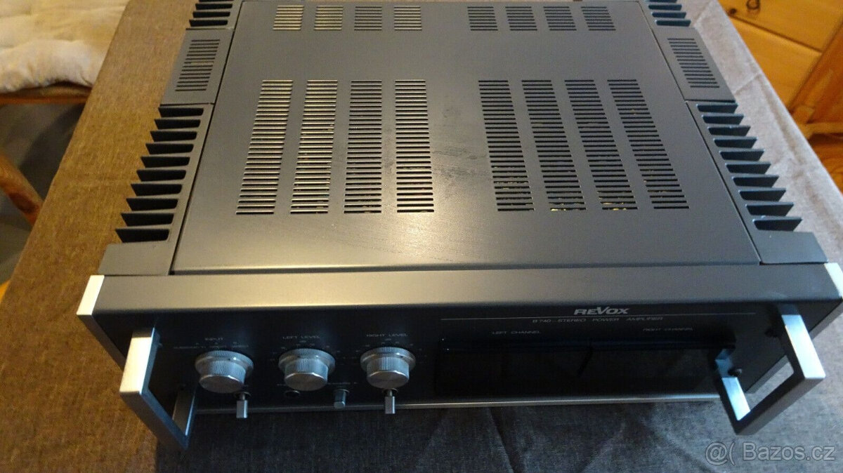 Stereofonní výkonový zesilovač ReVox B740 s uživatelskou pří - 2