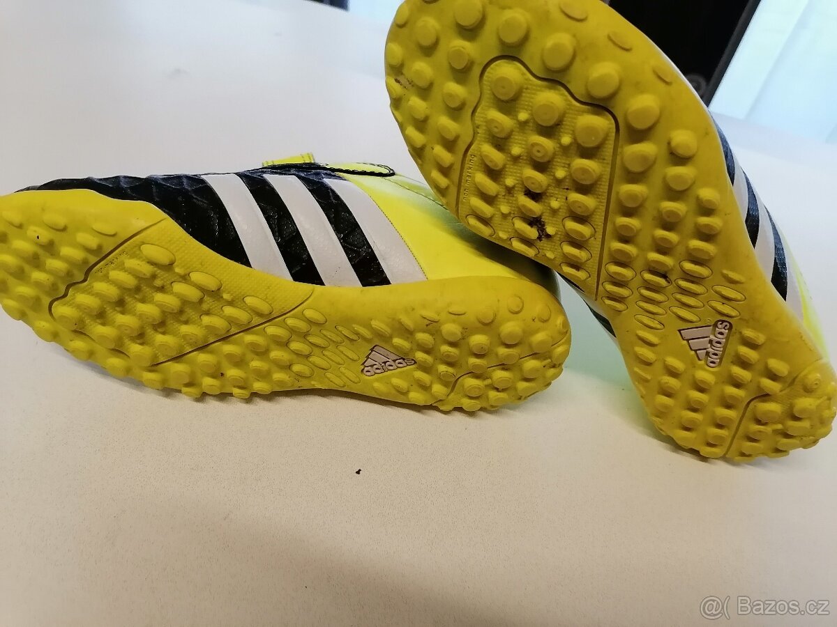 Chlapecké kopačky Adidas vel. 30 - 2