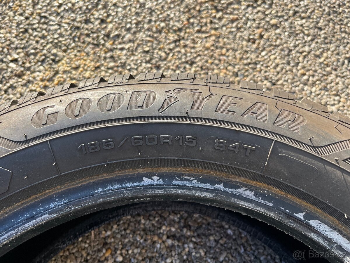 Good year zimní pneu+plechová kola Škoda - 2