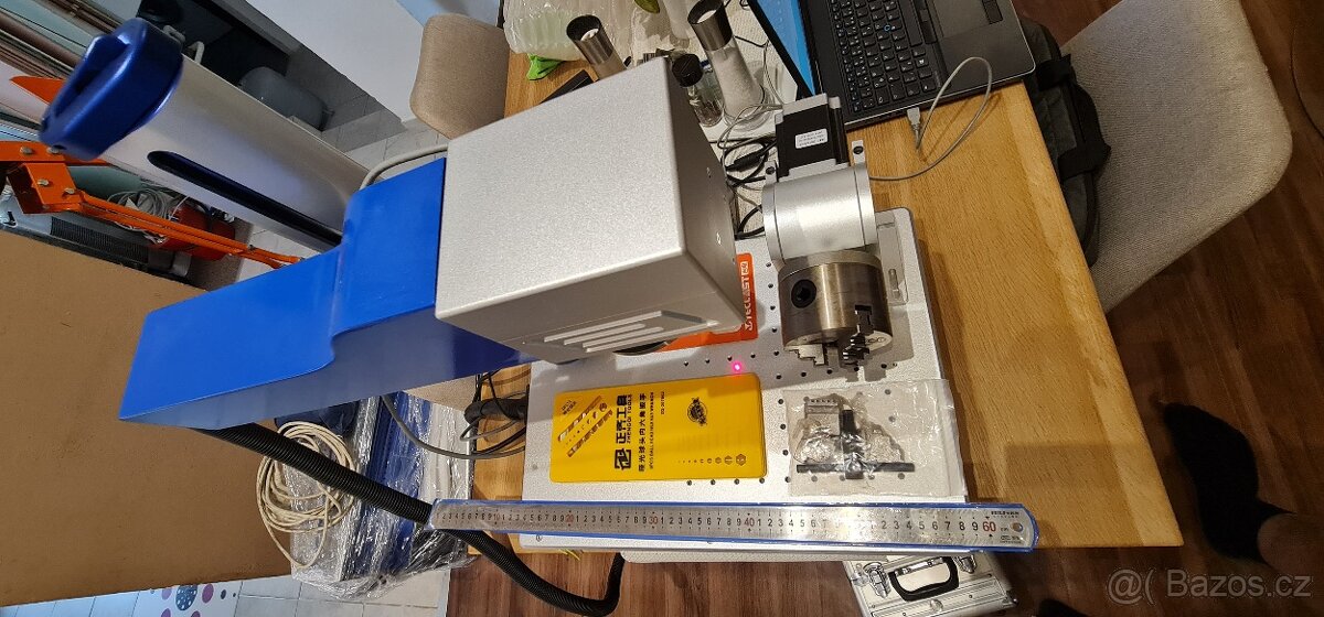 VÝPRODEJ LASEROVÝ FIBER GRAVÍROVACÍ STROJ NA KOV A JINÉ 30W - 2