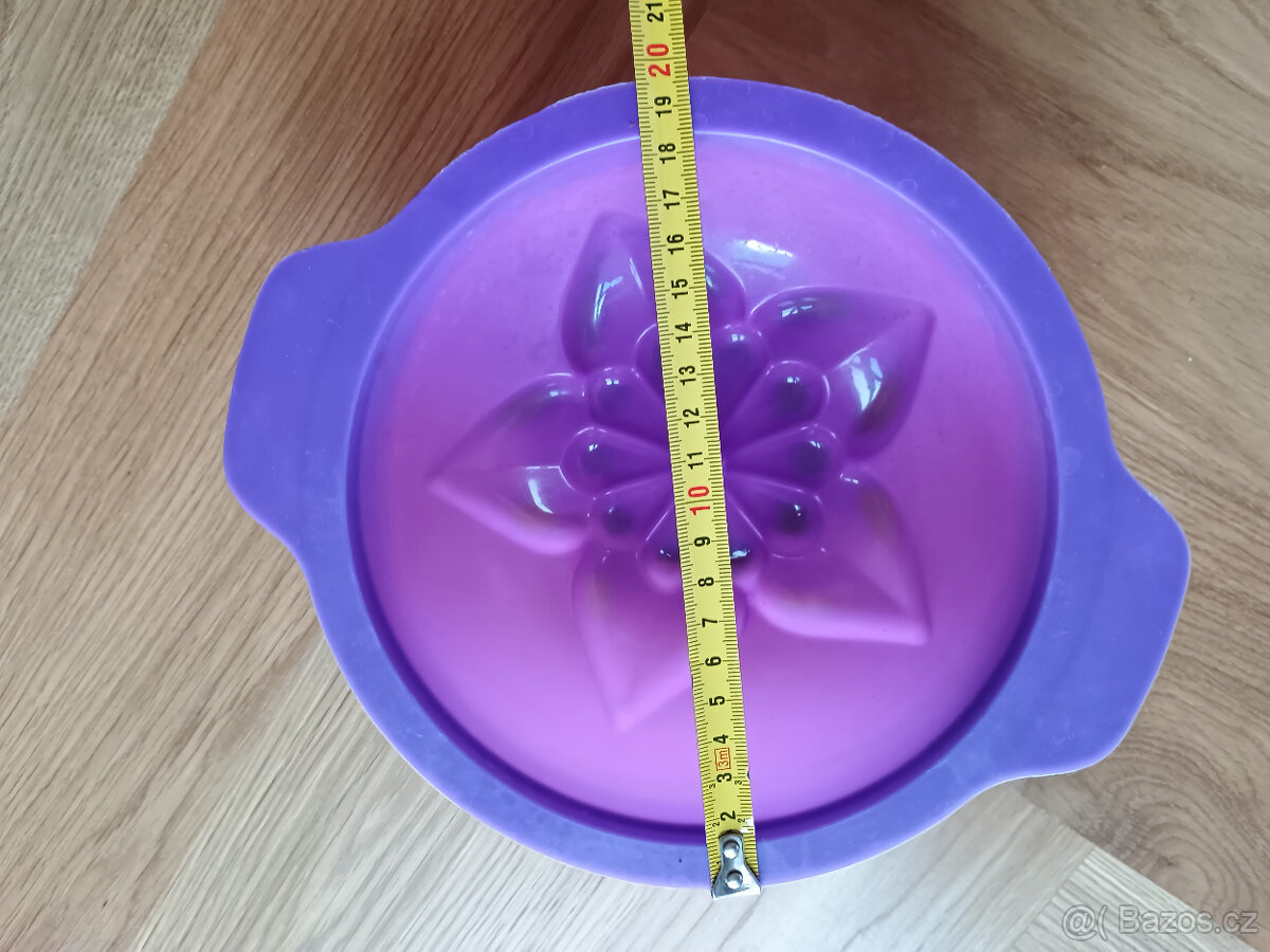 Silikonová forma na bábovku - 2