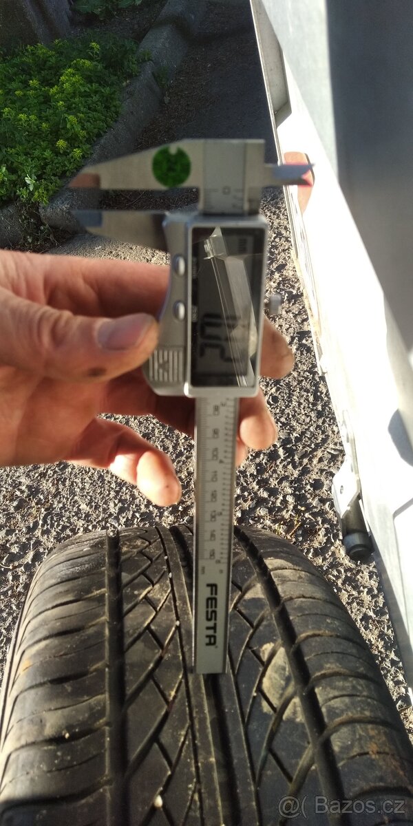 Pneumatika s alu diskem 15x6JJ 45 rozteč 4x114,3 - 2