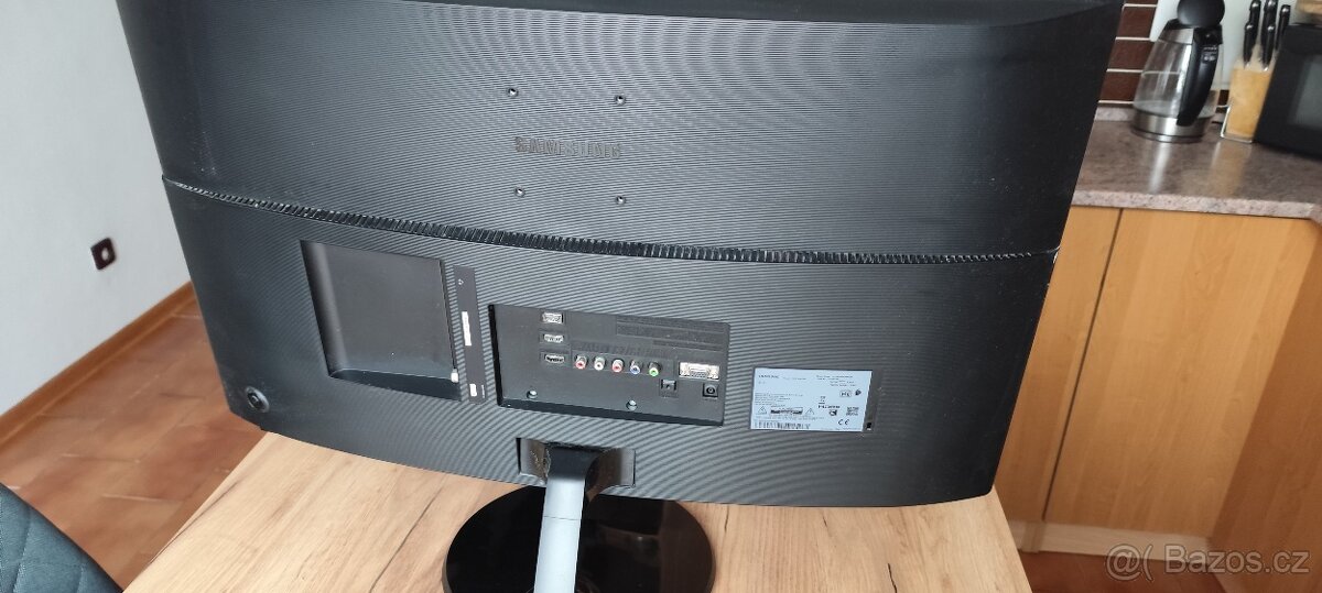 Monitor Samsung zakřivený 32" - 2