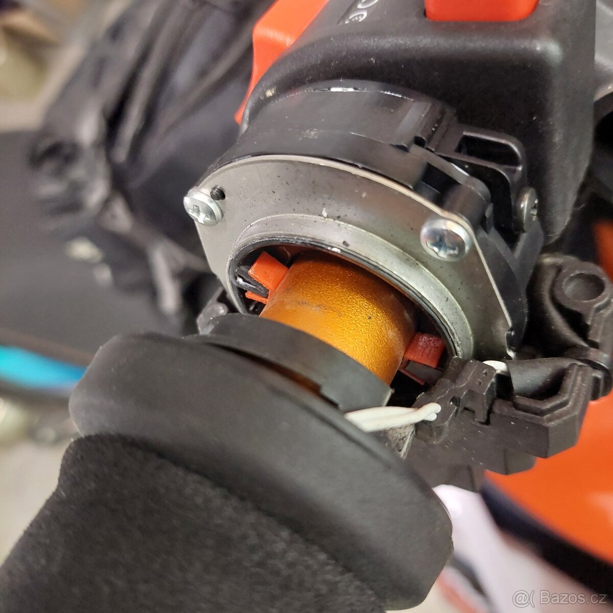 Vymezení vůle plynu KTM/husqvarna - 2