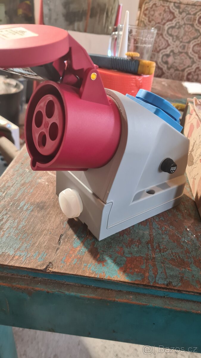 Zásuvka kombi 400V 32A+230V - 2