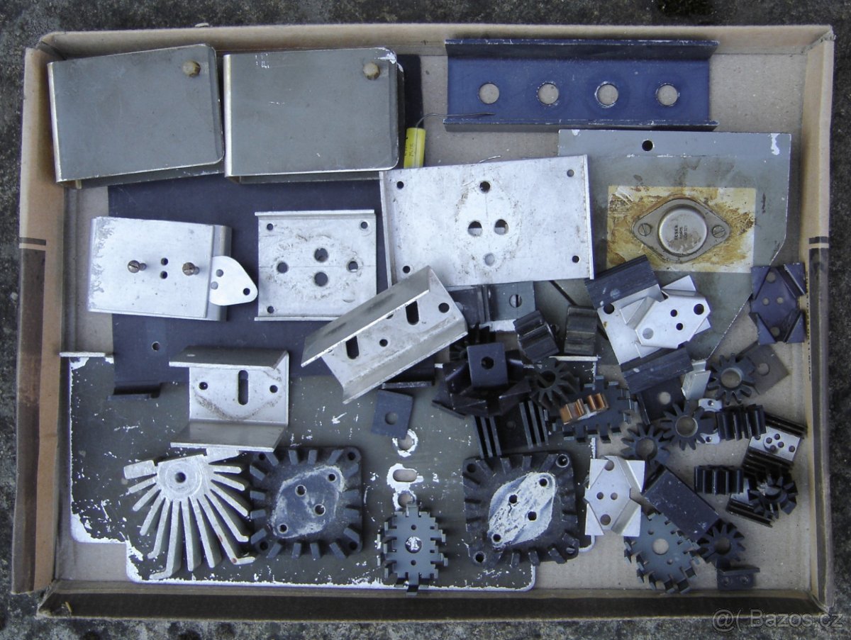 Elektrolyty, chladiče, desky - 2