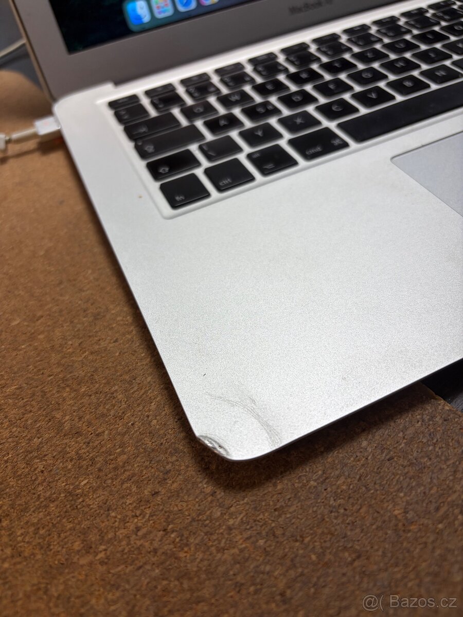 Macbook Air 13" Mid 2012 macOS Sequoia 15.7.4 - 2