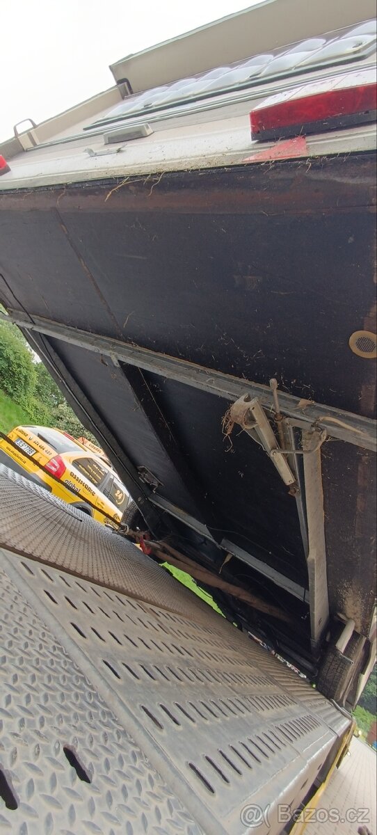 Hobby LandHaus karavan - 2